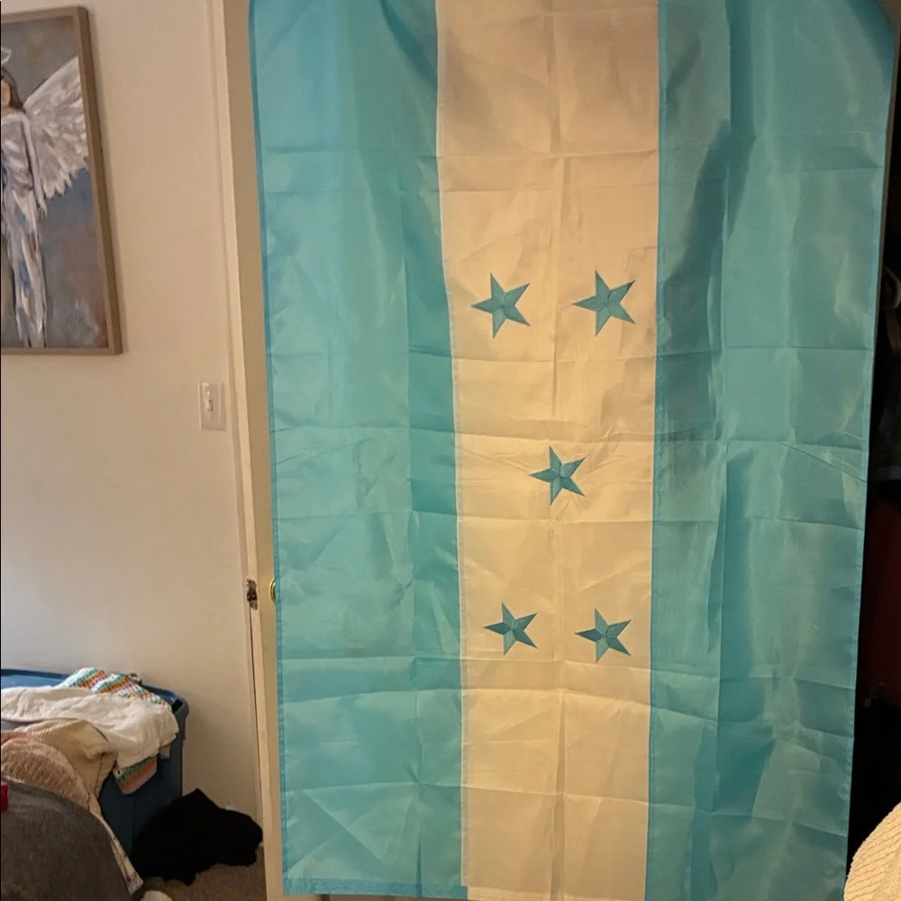 Brand new Honduras flag beautiful and full of sincerity!!